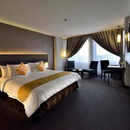 Tjokro Hotel Pekanbaru Ngoại thất bức ảnh