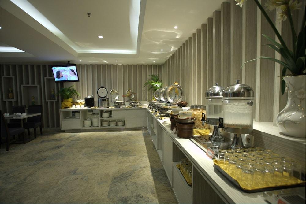 Tjokro Hotel Pekanbaru Ngoại thất bức ảnh