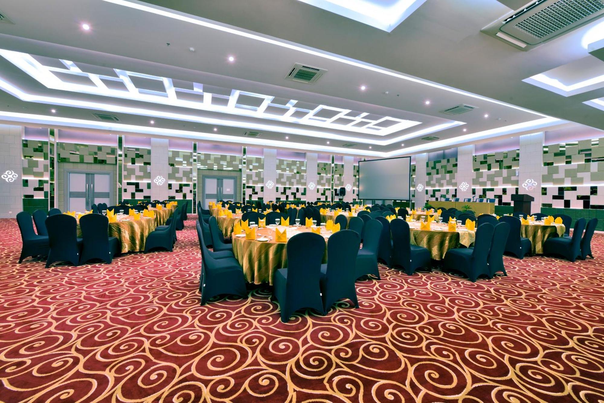 Tjokro Hotel Pekanbaru Ngoại thất bức ảnh