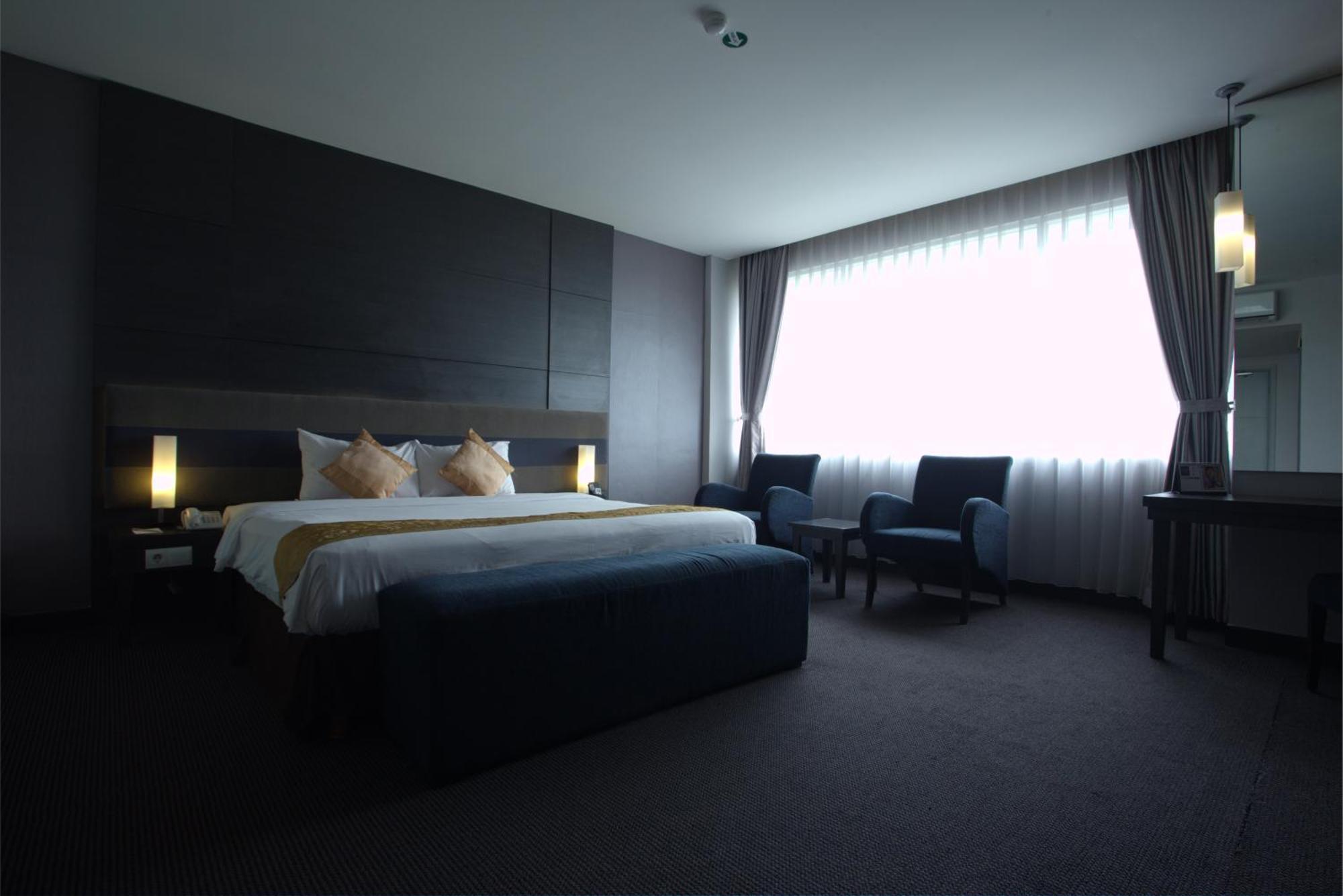 Tjokro Hotel Pekanbaru Phòng bức ảnh