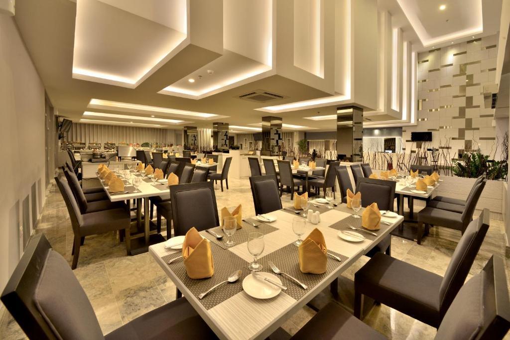 Tjokro Hotel Pekanbaru Ngoại thất bức ảnh