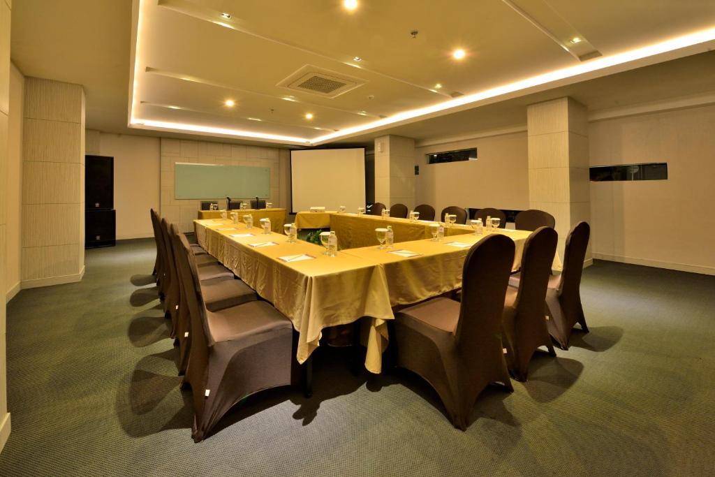 Tjokro Hotel Pekanbaru Ngoại thất bức ảnh
