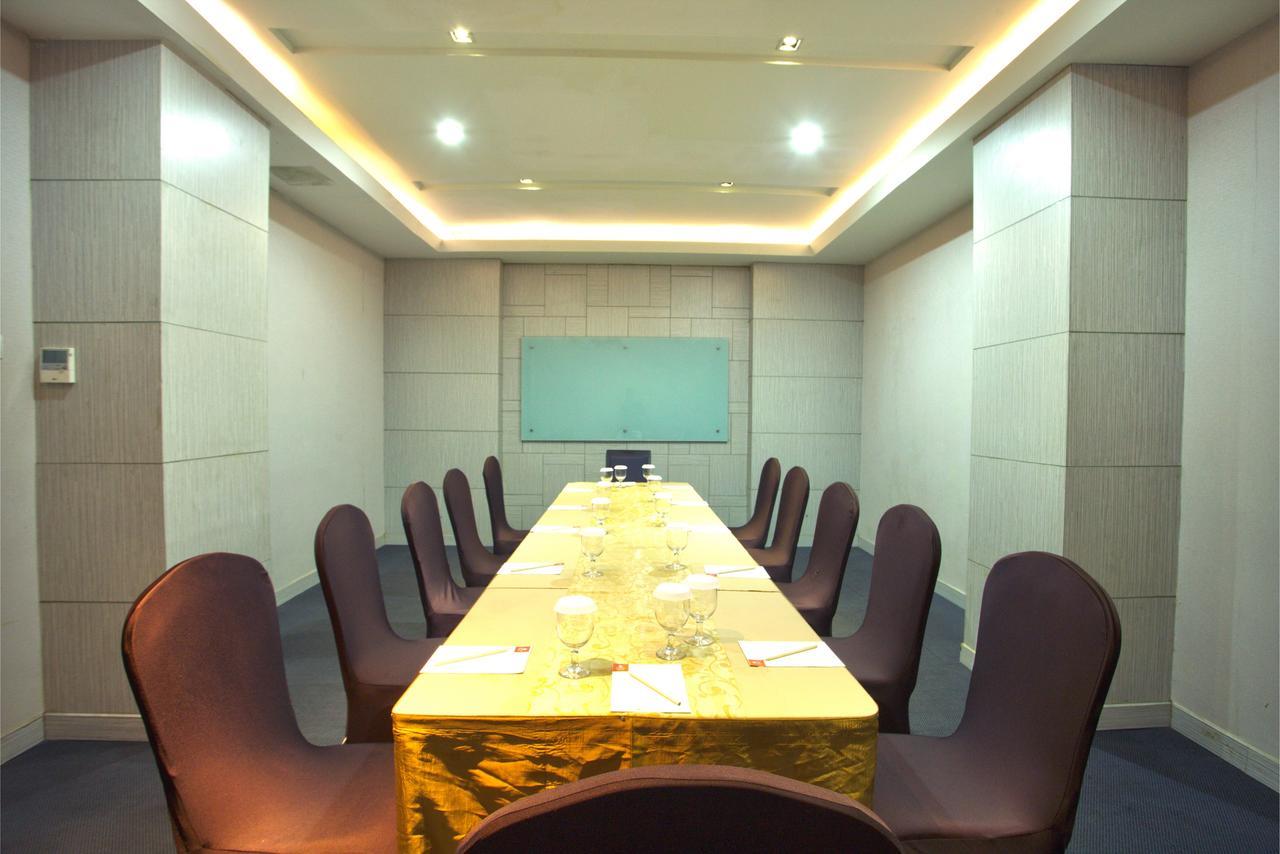 Tjokro Hotel Pekanbaru Ngoại thất bức ảnh