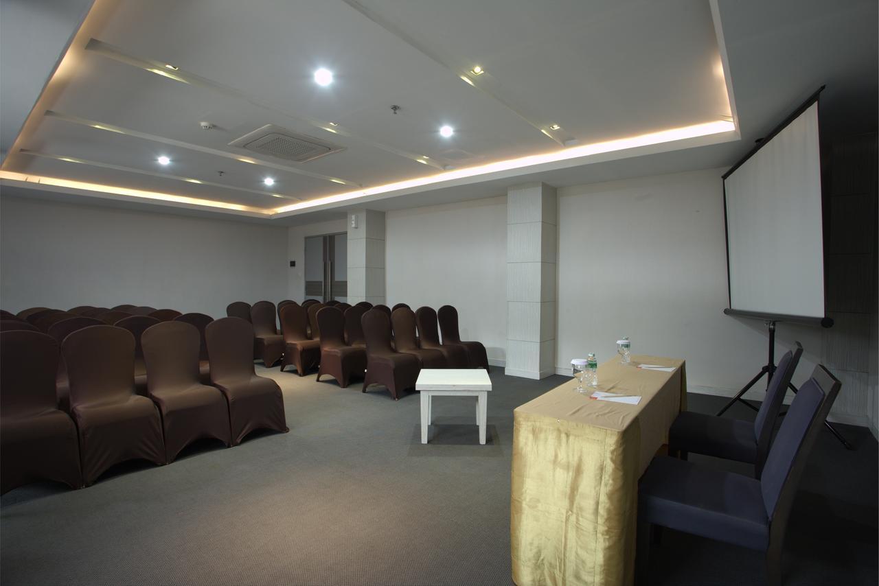 Tjokro Hotel Pekanbaru Ngoại thất bức ảnh