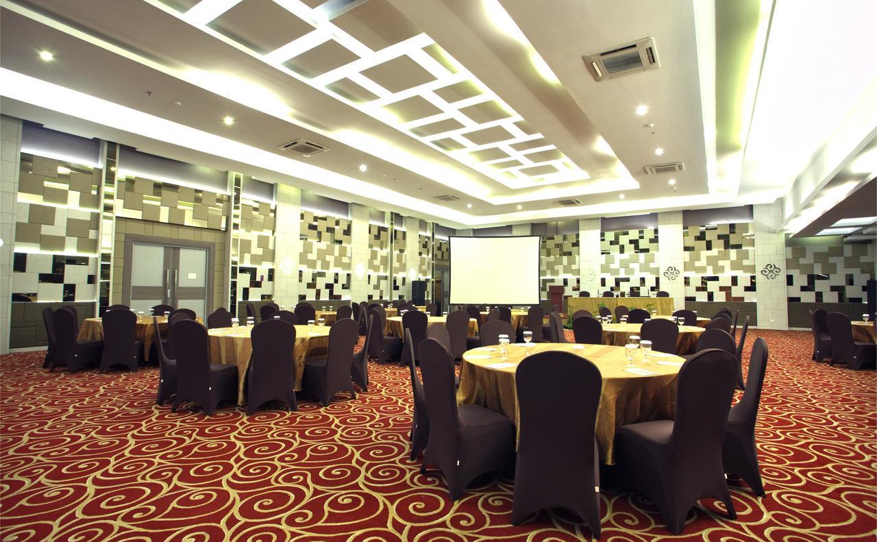 Tjokro Hotel Pekanbaru Ngoại thất bức ảnh